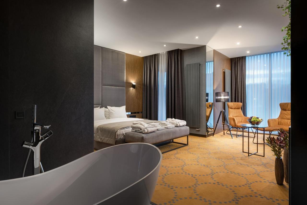 Hotel Raymond Трускавец Екстериор снимка
