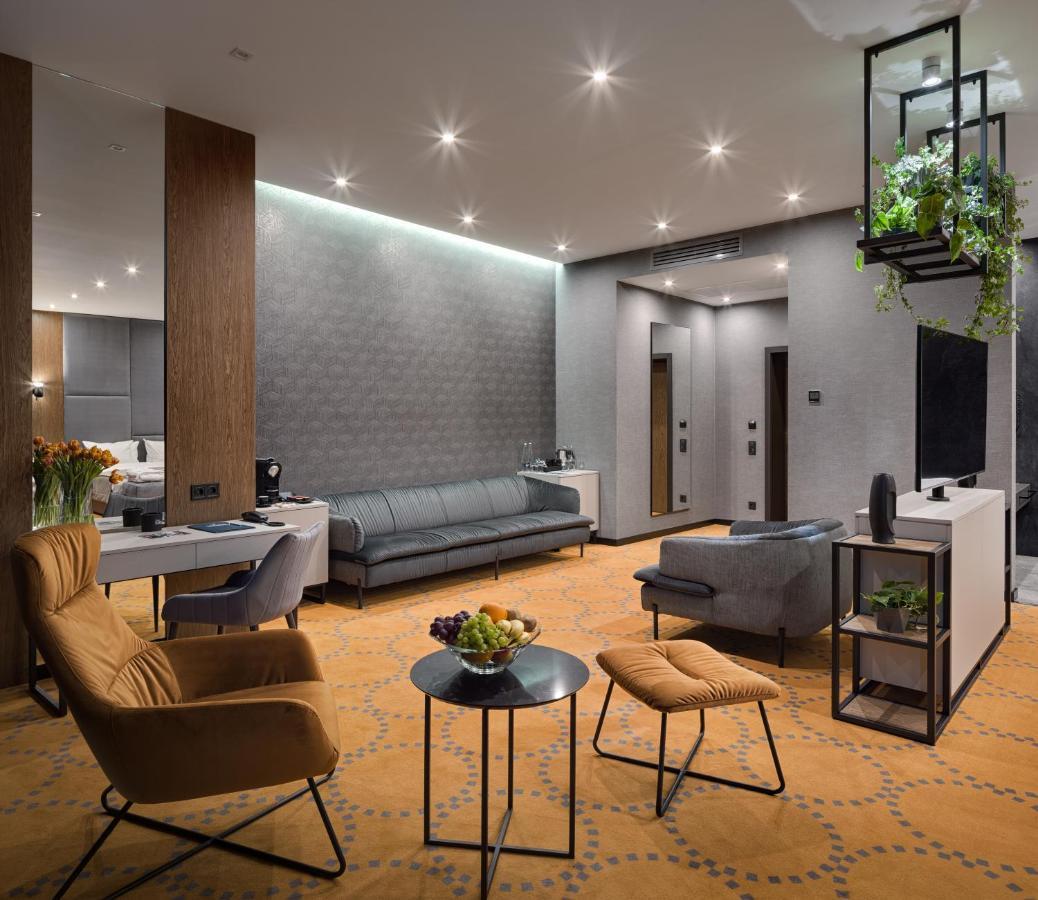 Hotel Raymond Трускавец Екстериор снимка